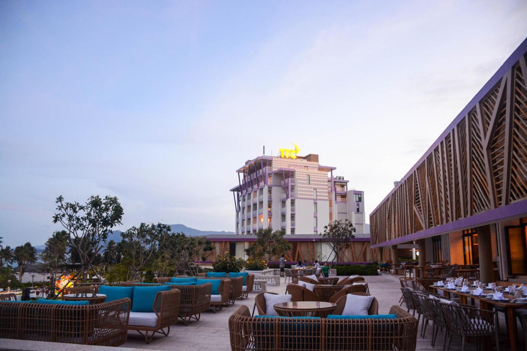 Ttc Van Phong Bay Resort - Himalaya Sauna & Steam Retreat Included Ấp Ninh Hòa  エクステリア 写真